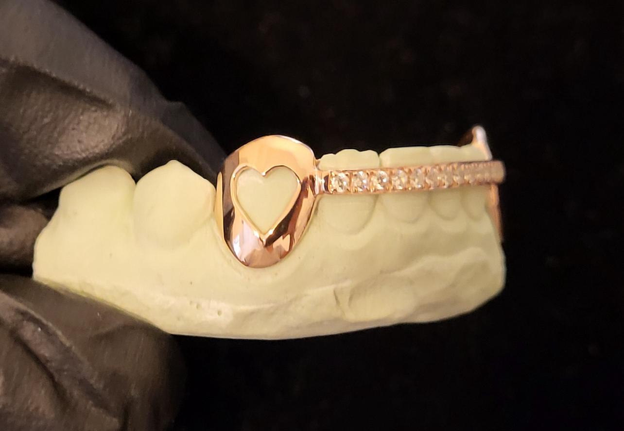 OPEN HEART K9 WITH A Diamond Center Bar